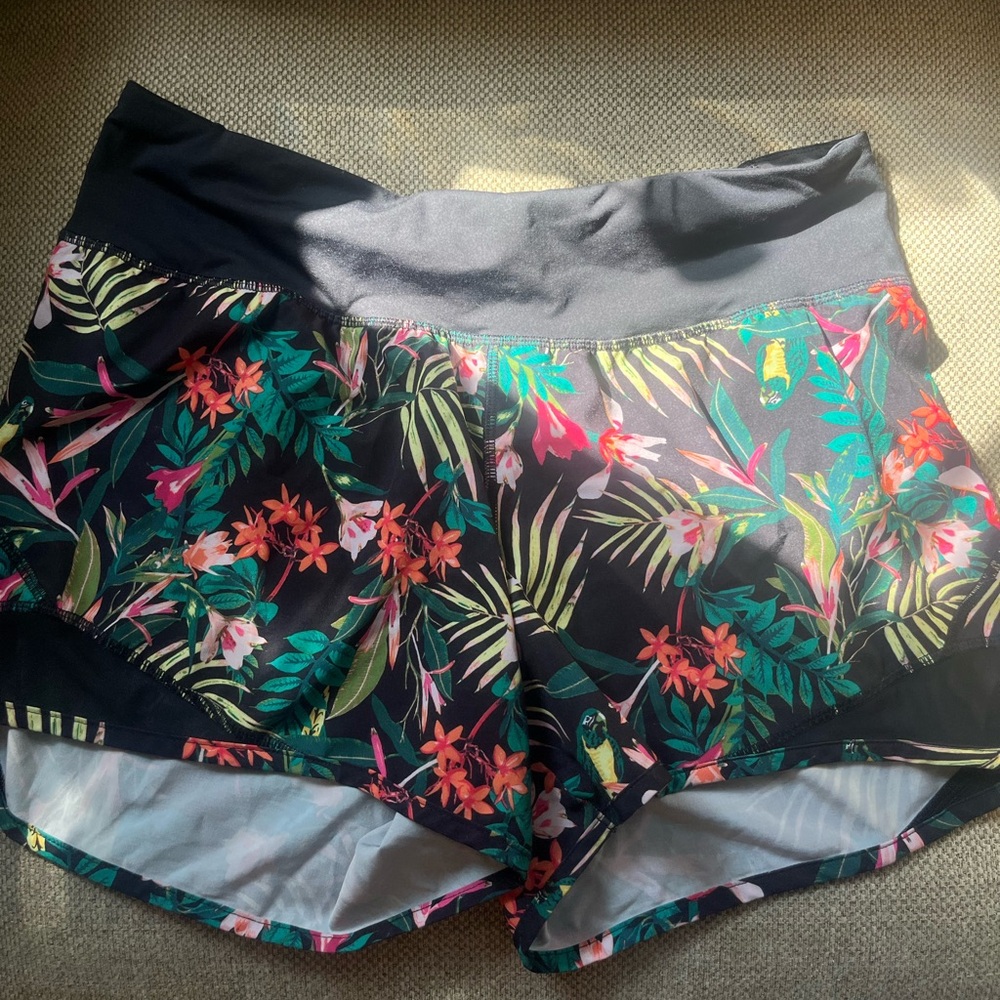 NWOT Old Navy tropical athletic shorts